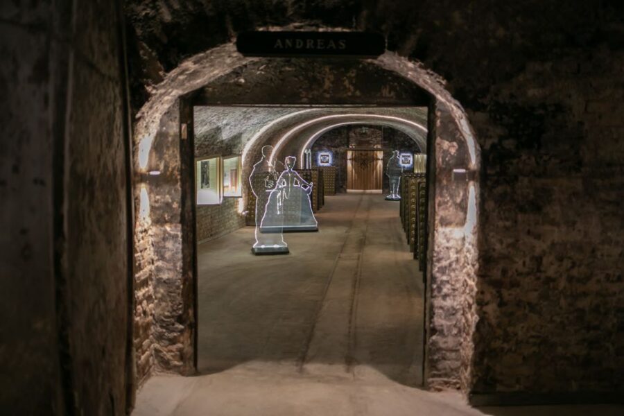 Vienna: Schlumberger Wine Cellar Guided or Self-Guided Tour - Getting there from central Vienna (and how to avoid the crowd crunch)