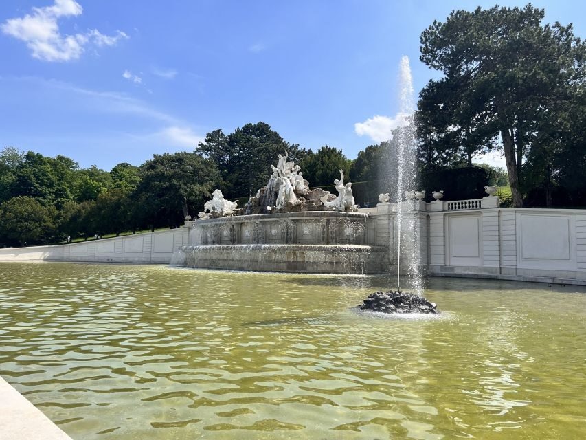Vienna: Schönbrunn Palace & Garden Skip-the-Line Guided Tour - Meeting point at 2:15 PM: how not to lose time before you even start