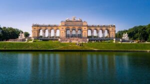 Vienna: Schönbrunn Palace Gardens Private Guided Tour - Meeting your guide and keeping the pace comfortable