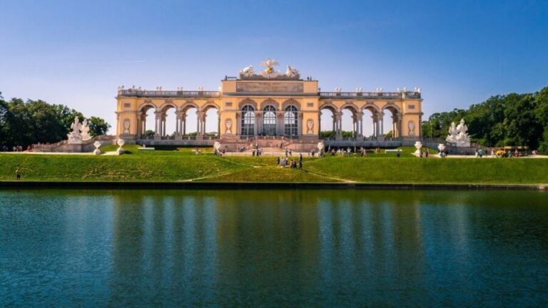 Vienna: Schönbrunn Palace Gardens Private Guided Tour - Meeting your guide and keeping the pace comfortable