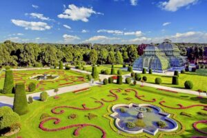 Vienna: Schönbrunn Palace & Gardens Skip-the-Line Tour - The 22 stateroom walkthrough: how the guide turns rooms into stories