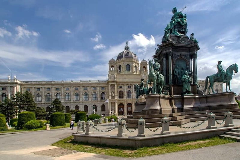 Vienna: Sightseeing Tour in an 8 seats electric classic car - Why This Electric Old-Timer Tour Works in Vienna