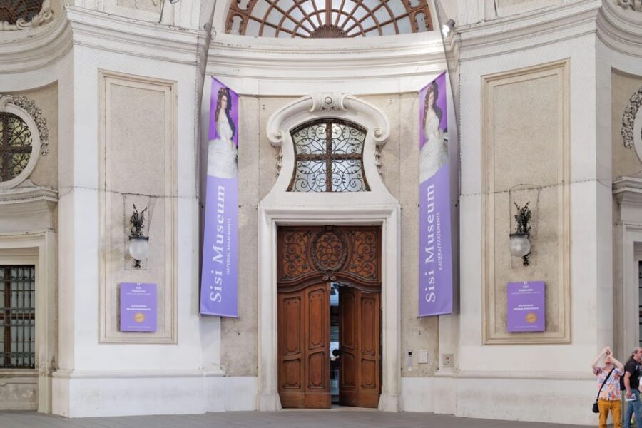 Vienna: Skip-the-Line Hofburg and Empress Sisi Museum Tour - Heldenplatz and Heroes’ Square: history you can walk through