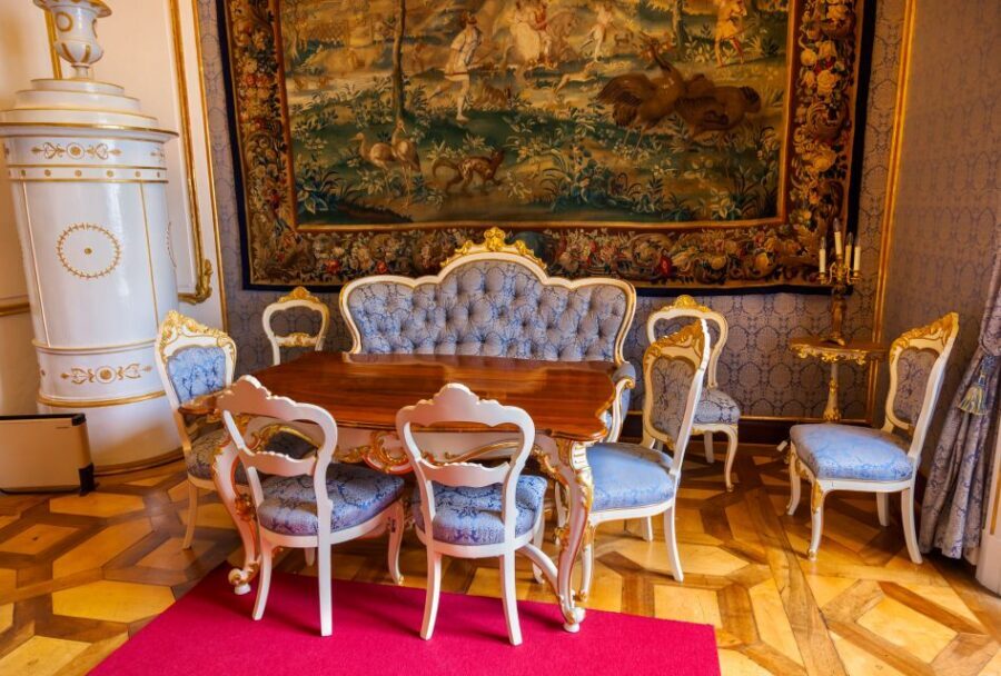 Vienna: Skip-the-Line Schonbrunn Palace Private Tour - Grand Tour bonus: Blue Chinese Salon and the Vieux-Laque Room