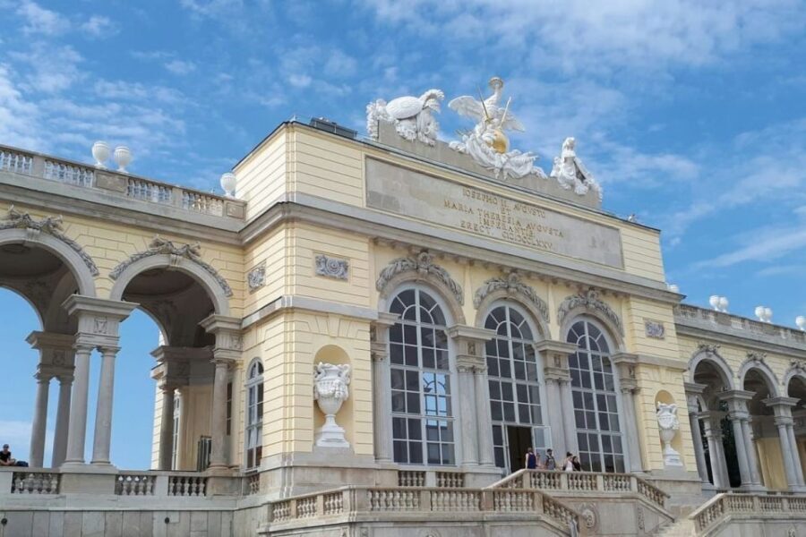 Vienna: Skip-the-Line Schonbrunn Palace Private Tour - Gloriette Hill: views with a message behind the arches