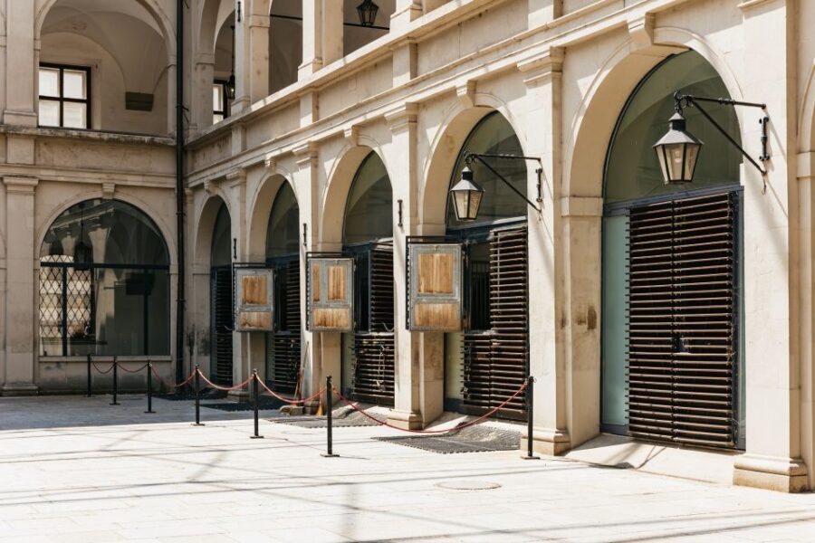 Vienna Spanish Riding School Guided Tour - Why the Spanish Riding School Tour Feels Like a Backstage Pass
