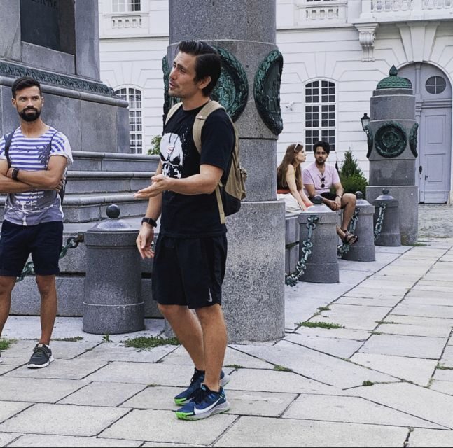 Vienna: Spooky Ghost Tour in English - The imperial palace after dark: scenery that does the work