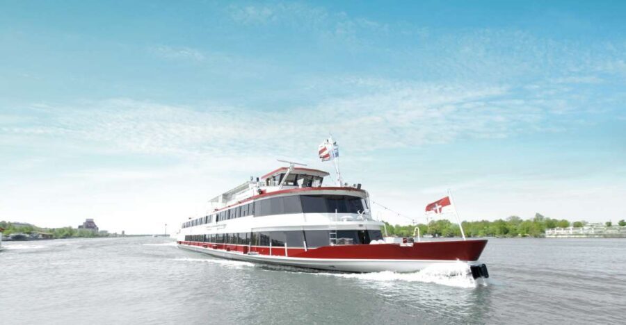 Vienna: Sunday Brunch Danube Cruise & Live Music - First Steps: Pier 7 and Getting Seated for the Cruise