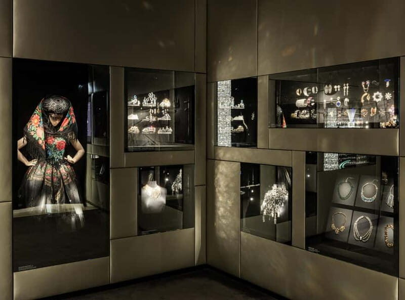 Vienna: Swarovski DIY Workshop Experience - Small group size, English instruction, and how to plan your visit