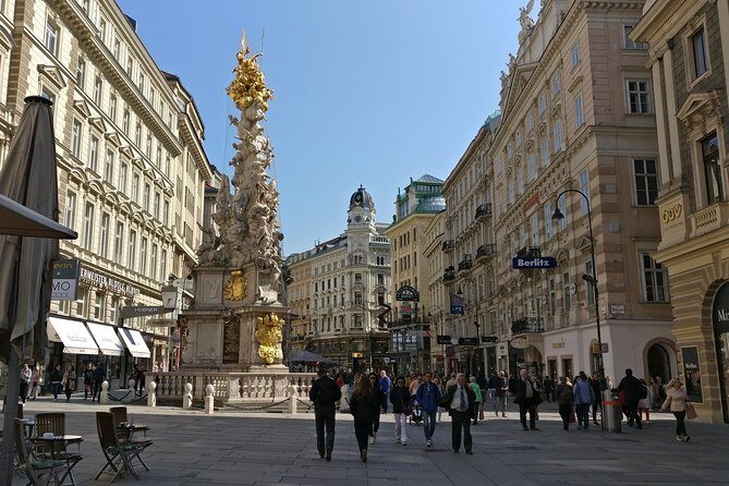 Vienna: The Great Plague Exploration Game - Bäckerstrasse and the Wolf vs. Cow mural: the kind of detail tours miss