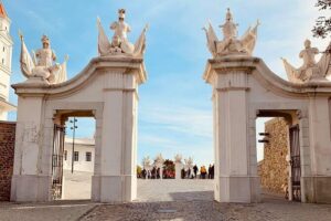 Vienna to Budapest and Bratislava Private Full Day Guided Tour - Bratislava Castle Views: Slavin and the Hilltop Panoramas