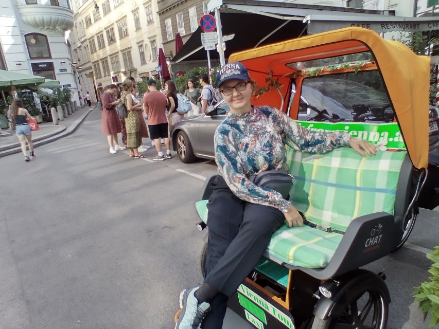 Vienna: Tour RAXI (electric rickshaw) 3 hours in Vienna - The First 5 Minutes: Safety Briefing That Keeps It Calm