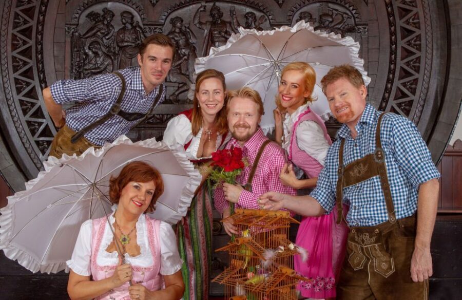Vienna: Traditional Dinner Show at the Wiener Rathauskeller - Should You Book the Wiener Rathauskeller Dinner Show?