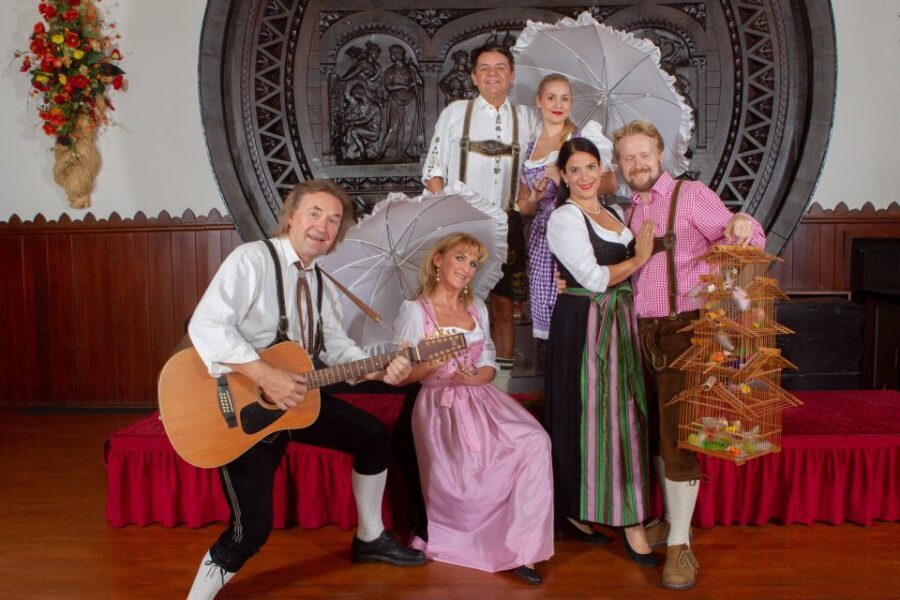 Vienna: Traditional Dinner Show at the Wiener Rathauskeller - Location, Entry, and Getting Seated Without Hassle