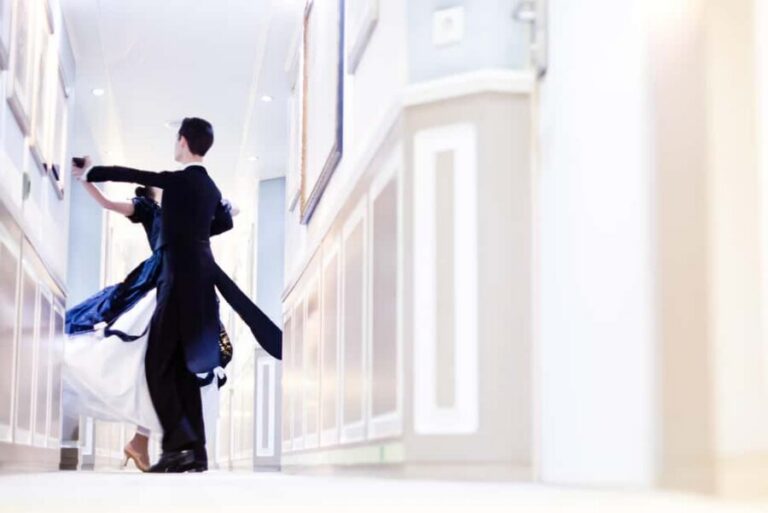 Vienna: Viennese Waltz Workshop for Couples - Where It Happens: The Ballroom Feel Without the Guesswork