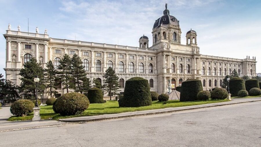 Vienna: Walking Tour of the Historic Ringstrasse - Key Things to Notice on This Ringstrasse Walk