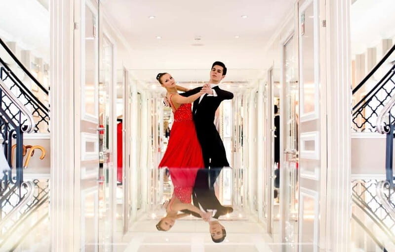 Vienna: Waltz into the Ball Season - Your One-Hour Plan: Check-In, Then First Turns in the Ballroom