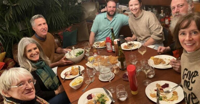 Vienna: Wiener Schnitzel and Strudel Cooking Class - Finding Restaurant Nabiel and stepping into the right mood