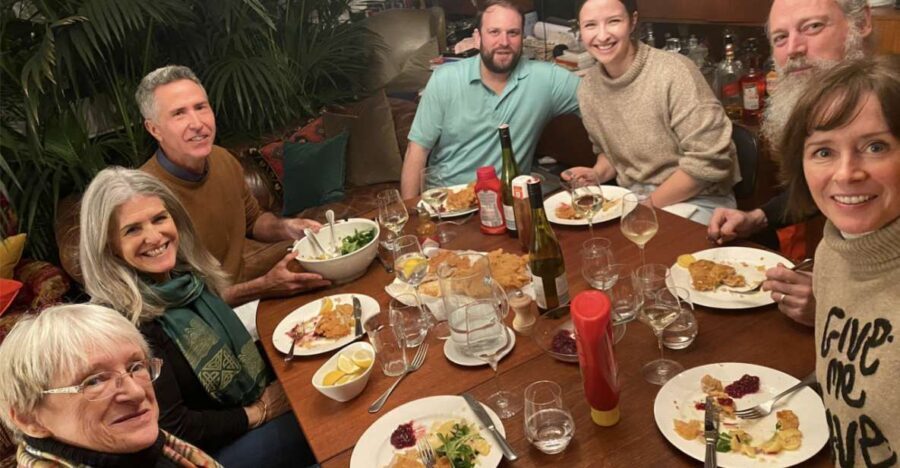 Vienna: Wiener Schnitzel and Strudel Cooking Class - Finding Restaurant Nabiel and stepping into the right mood
