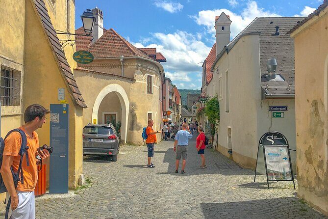 Wachau for Adventurers - Dürnstein: Starting in the Village Before the Climb