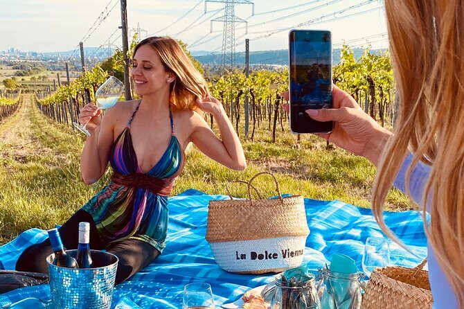 Wine Picknick overlocking vienna - Meeting at Judengasse: Getting Started Without Overthinking